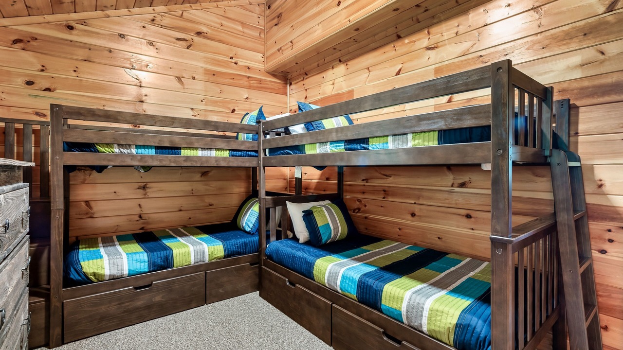 Photo of Bedroom in Pittman Center