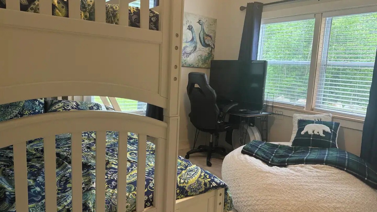 Photo of Bedroom in Oakland