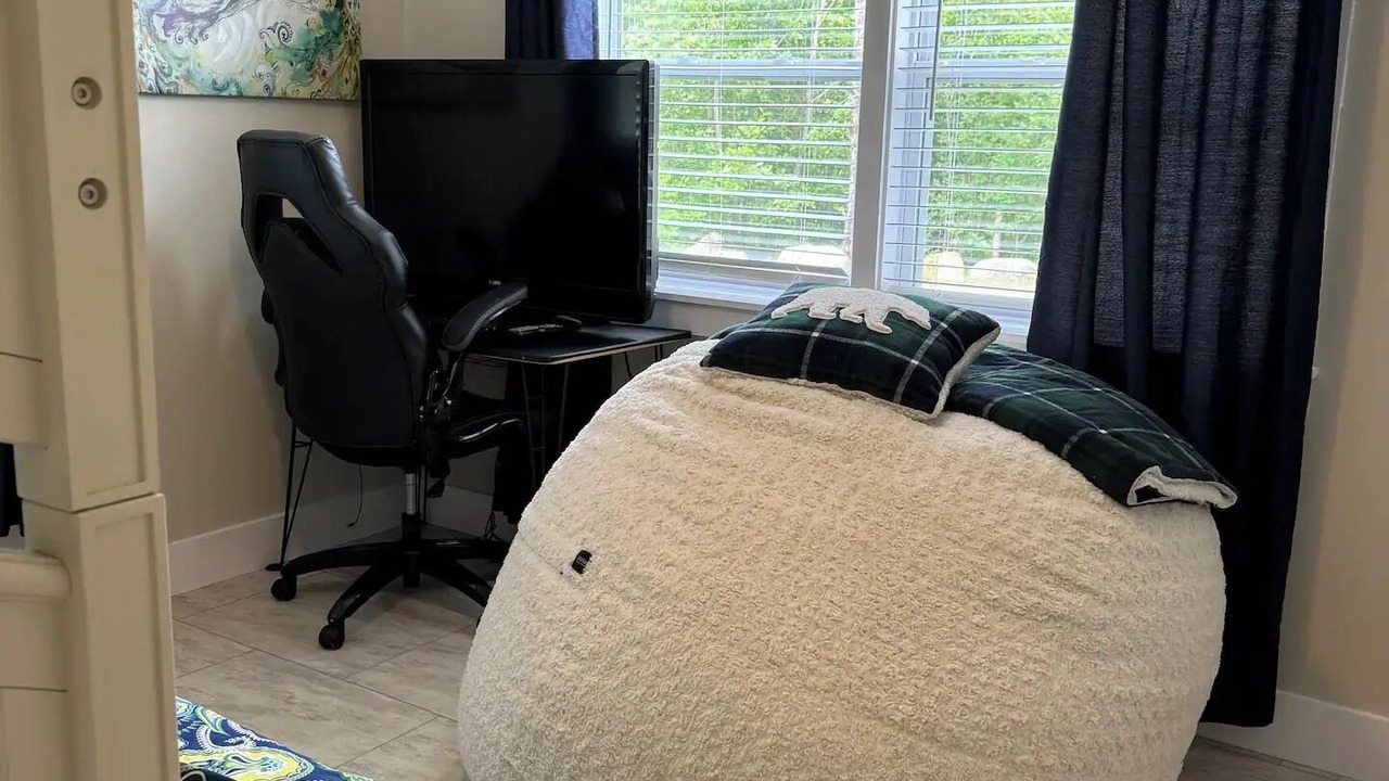 Photo of Bedroom in Oakland