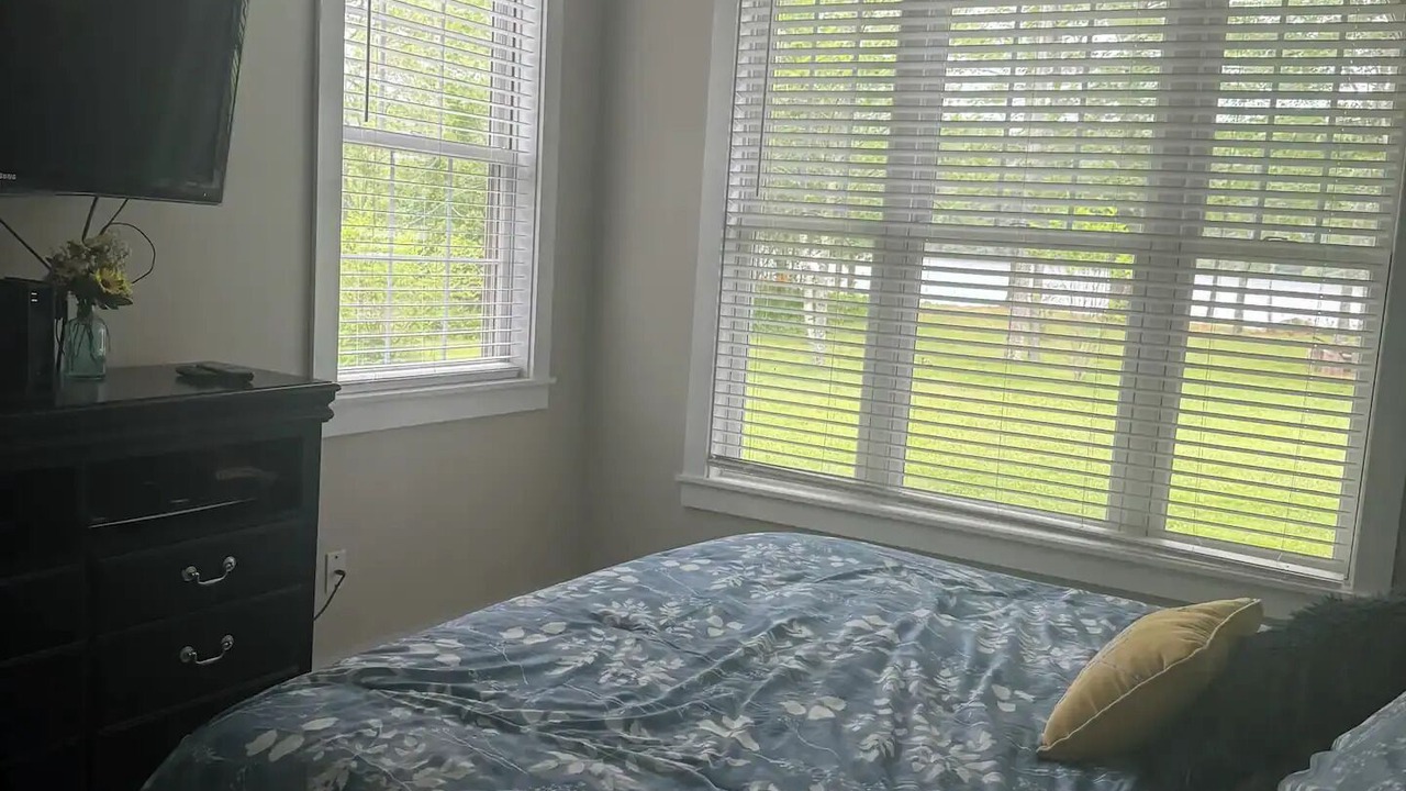 Photo of Bedroom in Oakland