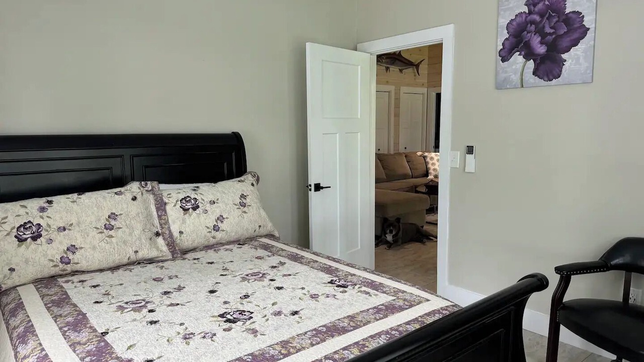 Photo of Bedroom in Oakland