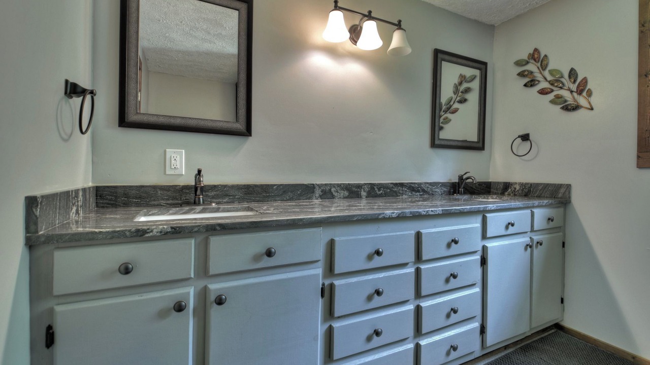 Photo of Bathroom in Dial