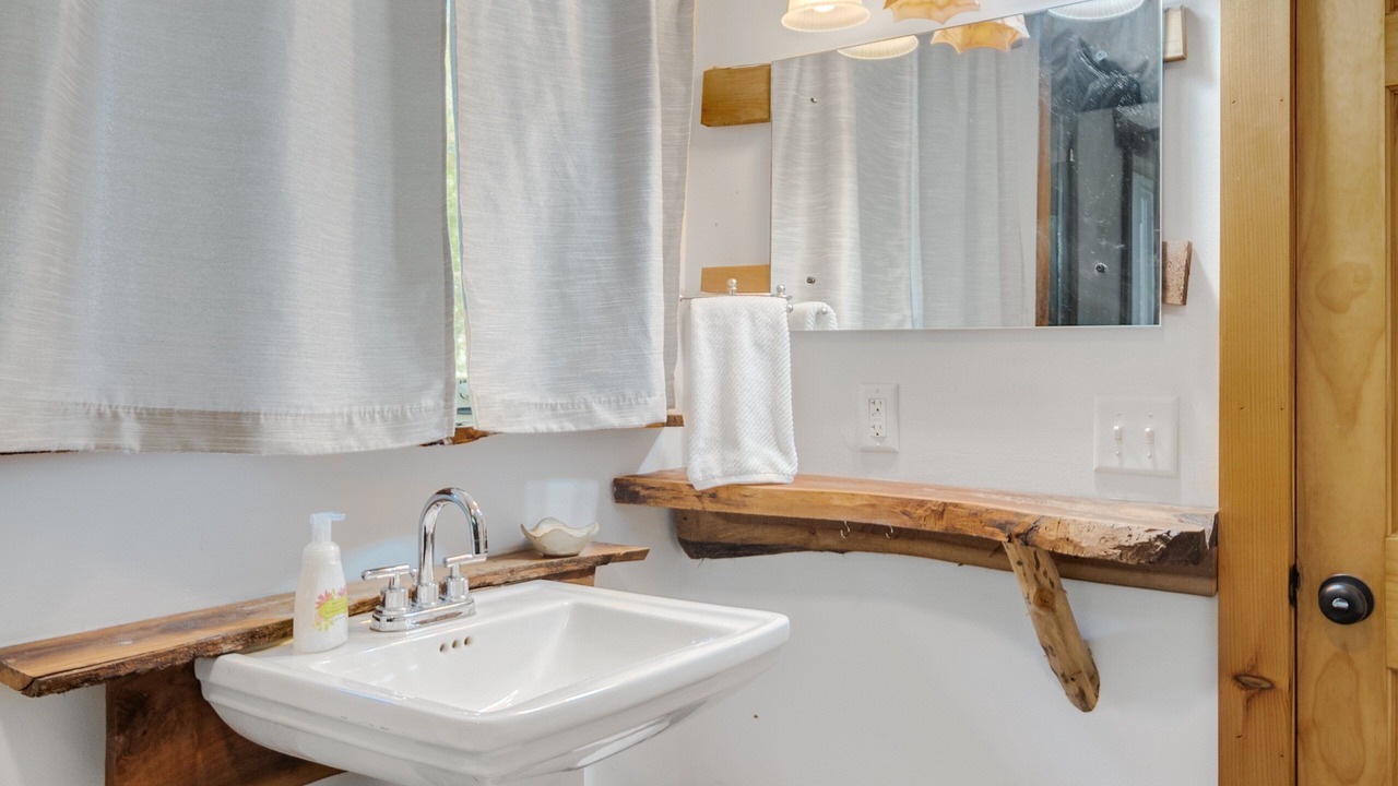 Photo of Bathroom in Burdett
