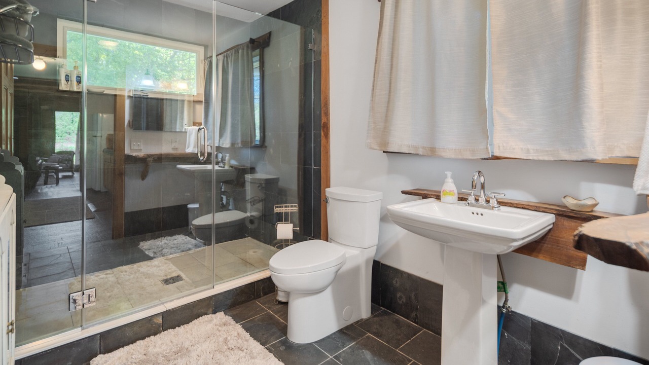 Photo of Bathroom in Burdett
