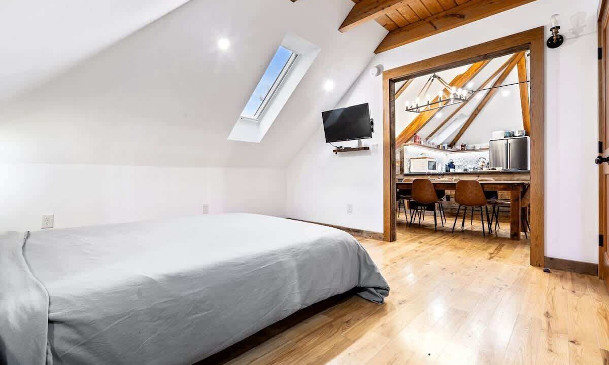 Photo of Bedroom in Oakdale