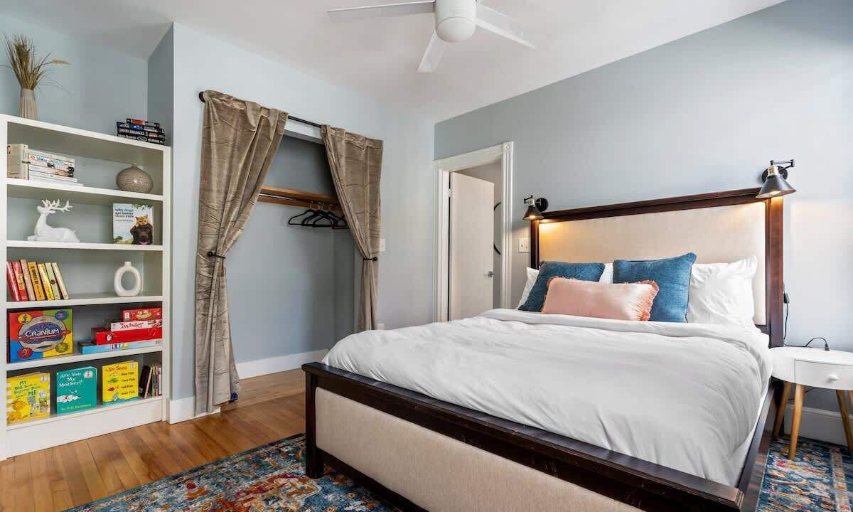 Photo of Bedroom in Oakdale