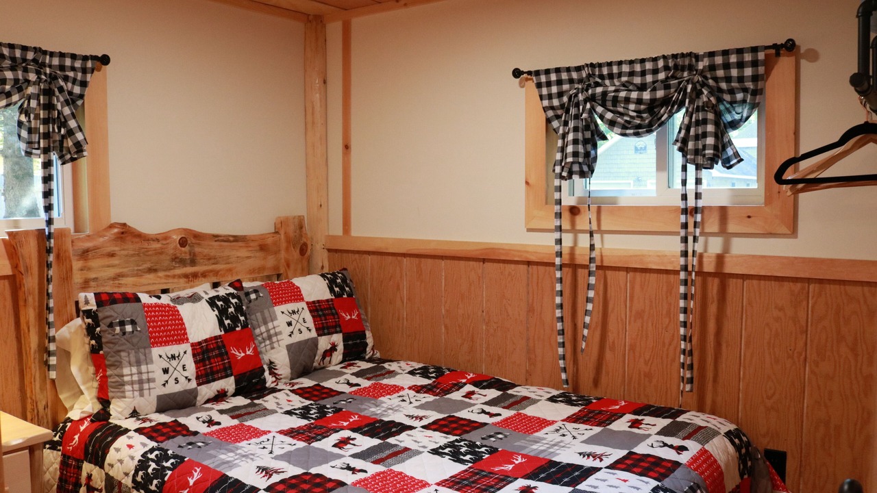 Photo of Bedroom in Inlet