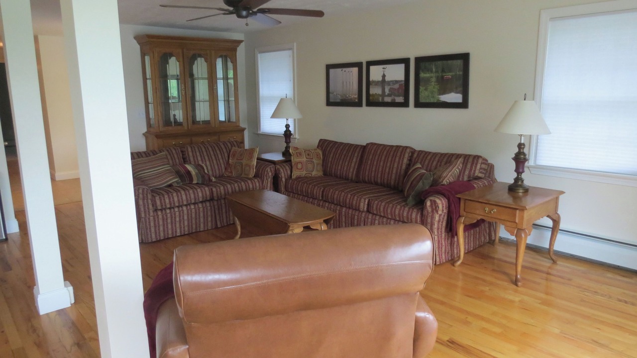 Photo of Livingroom in Oakland