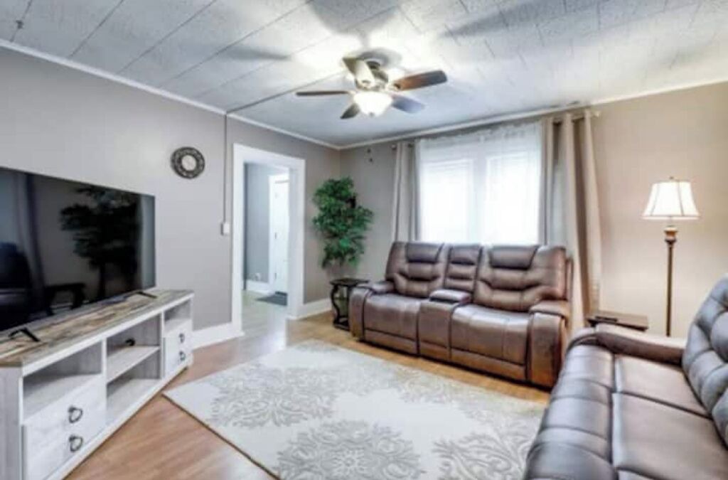 Photo of Livingroom in Auburn