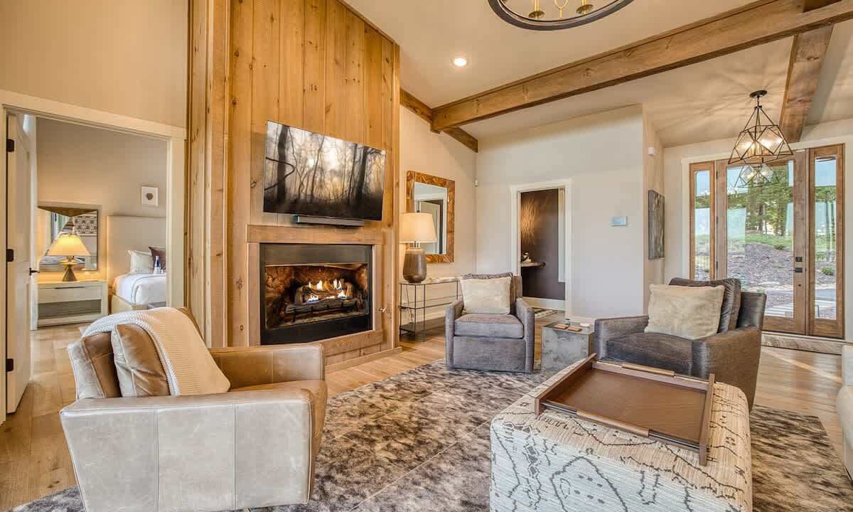 Photo of Livingroom in Morganton