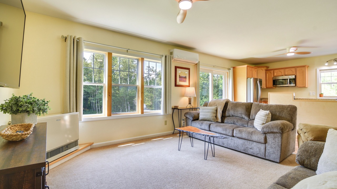 Photo of Livingroom in East Central Franklin