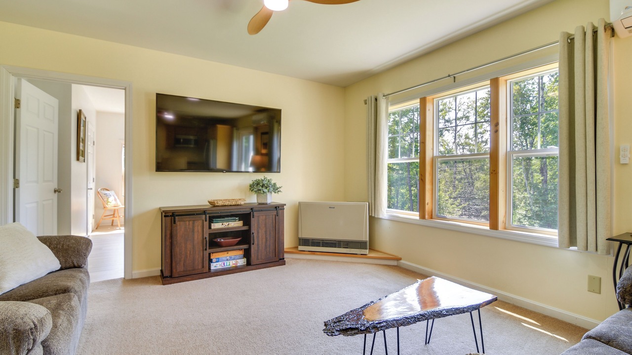 Photo of Livingroom in East Central Franklin