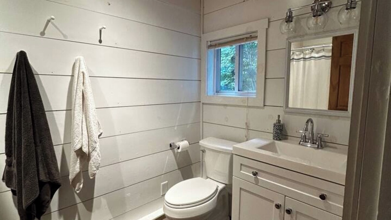 Photo of Bathroom in Embden