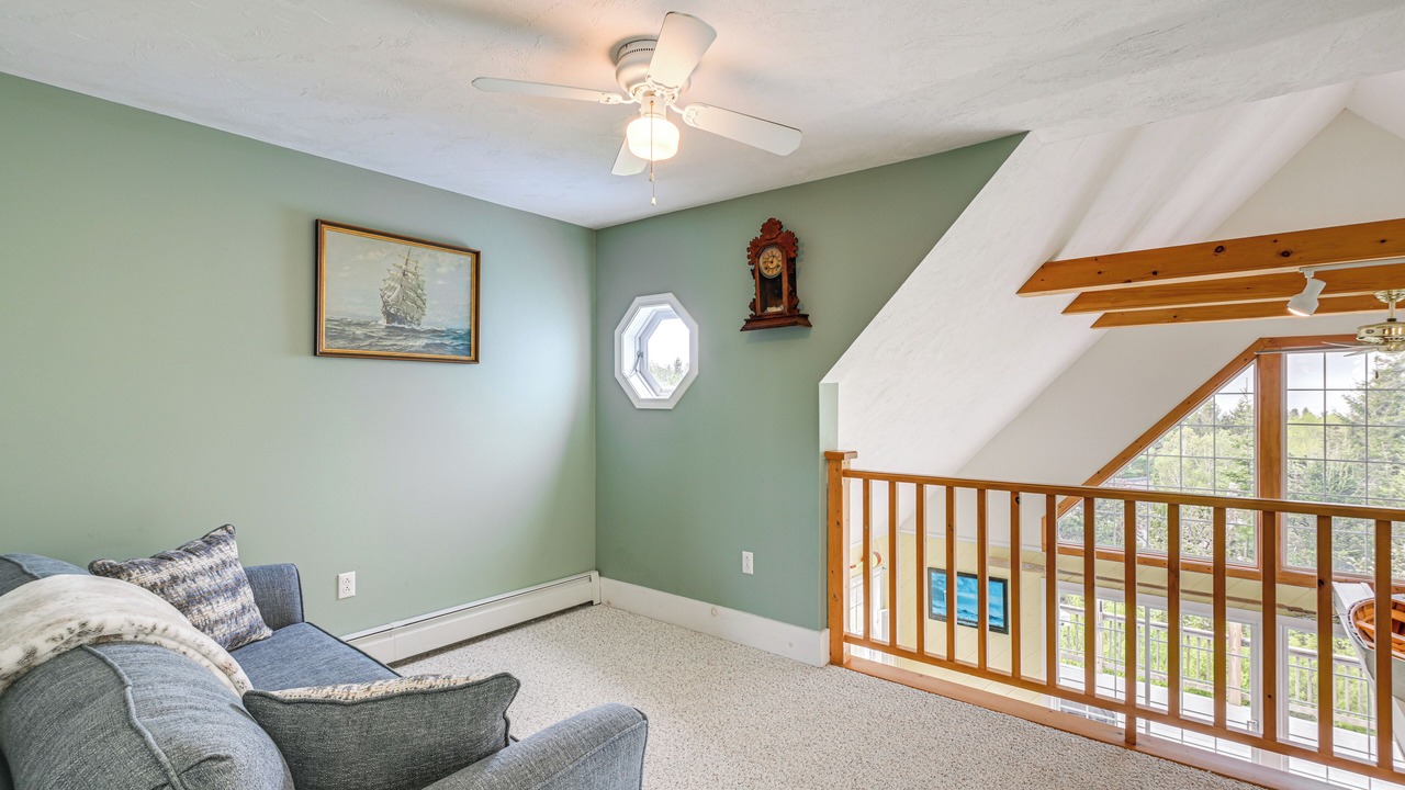 Photo of Livingroom in West Tremont