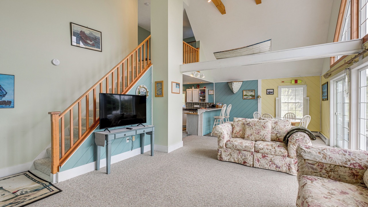 Photo of Livingroom in West Tremont