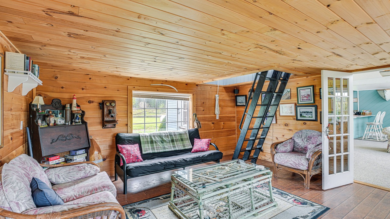 Photo of Bedroom in West Tremont