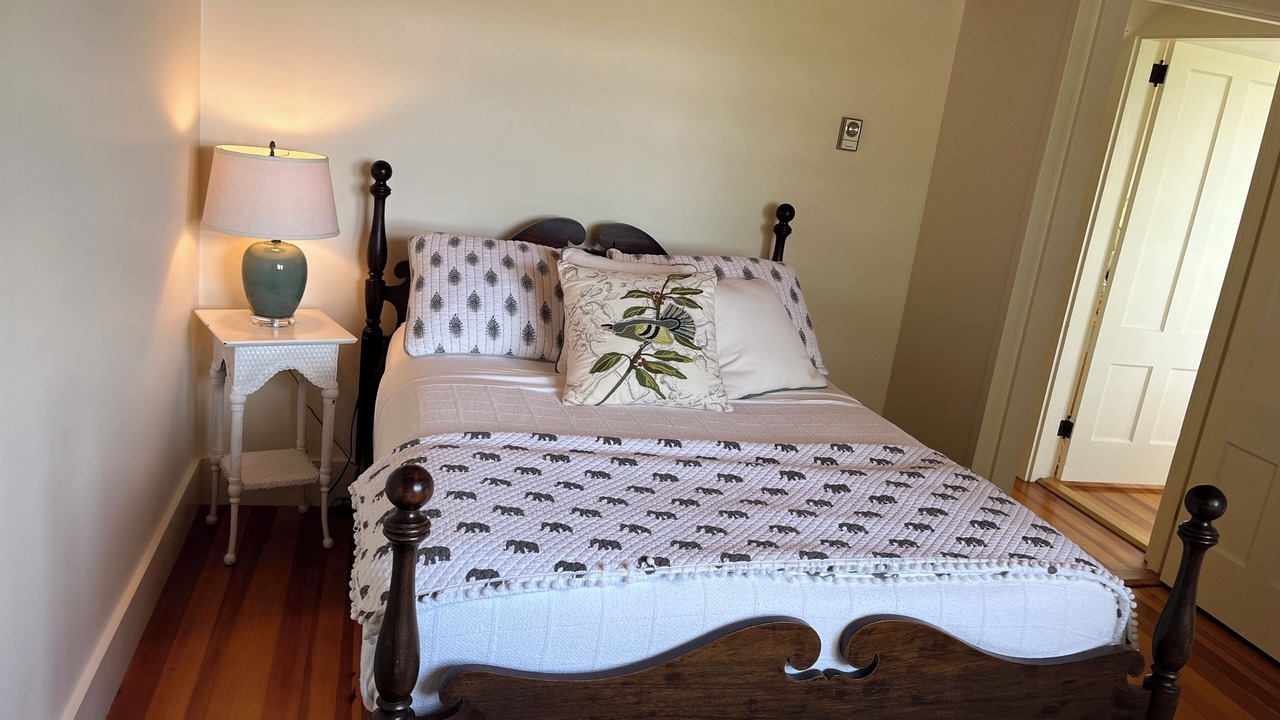 Photo of Bedroom in Isle of Springs