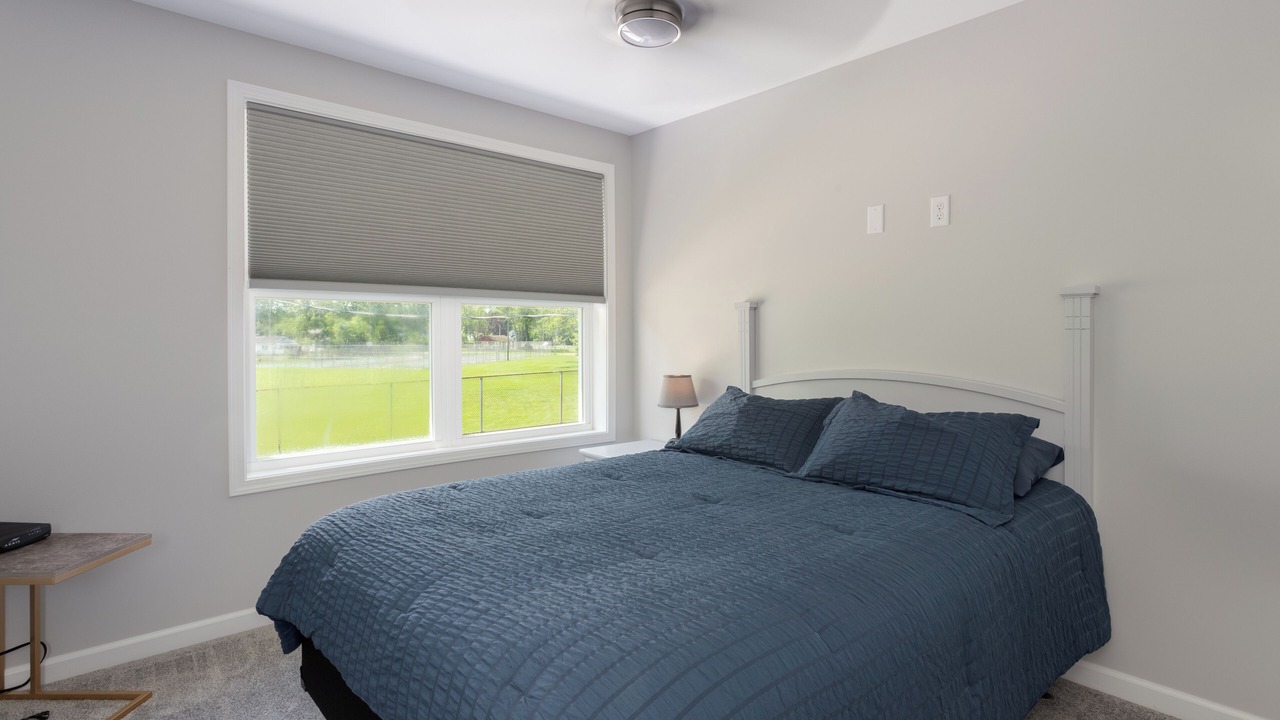 Photo of Bedroom in Lake Erie Beach