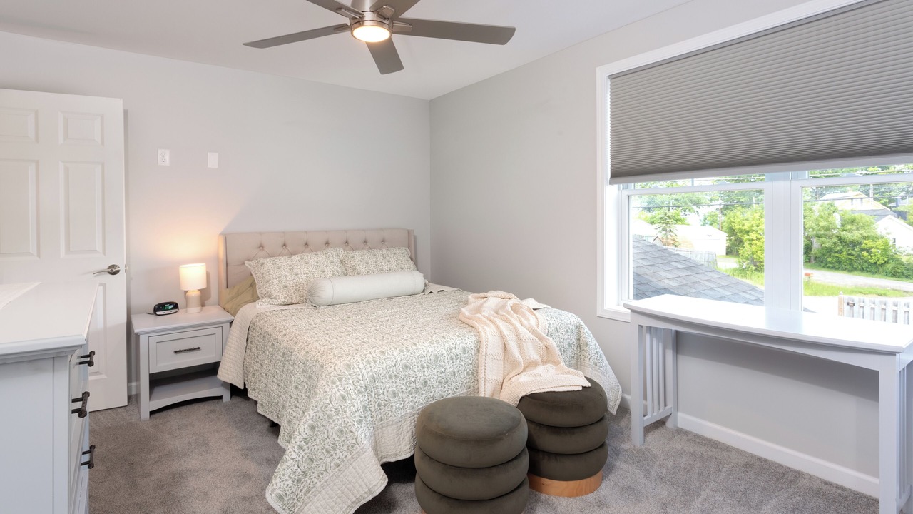 Photo of Bedroom in Lake Erie Beach