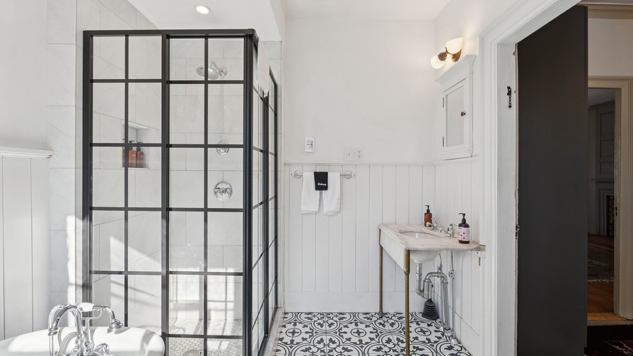 Photo of Bathroom in West End