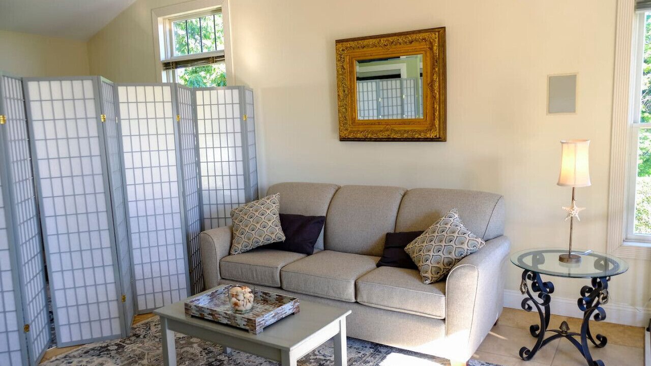 Photo of Livingroom in East Deering