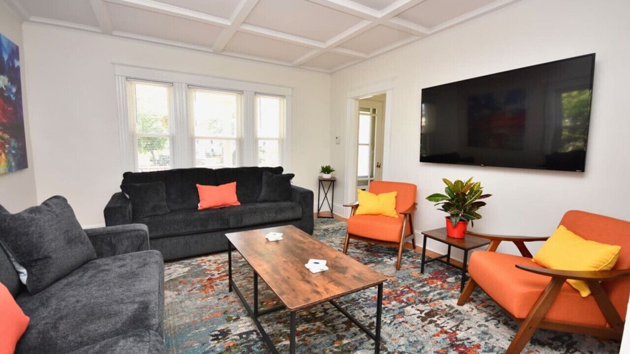 Photo of Livingroom in North Deering