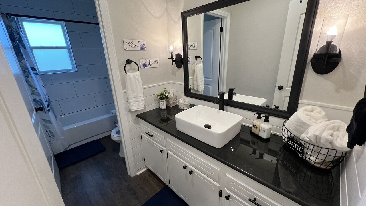 Photo of Bathroom in Fort Smith