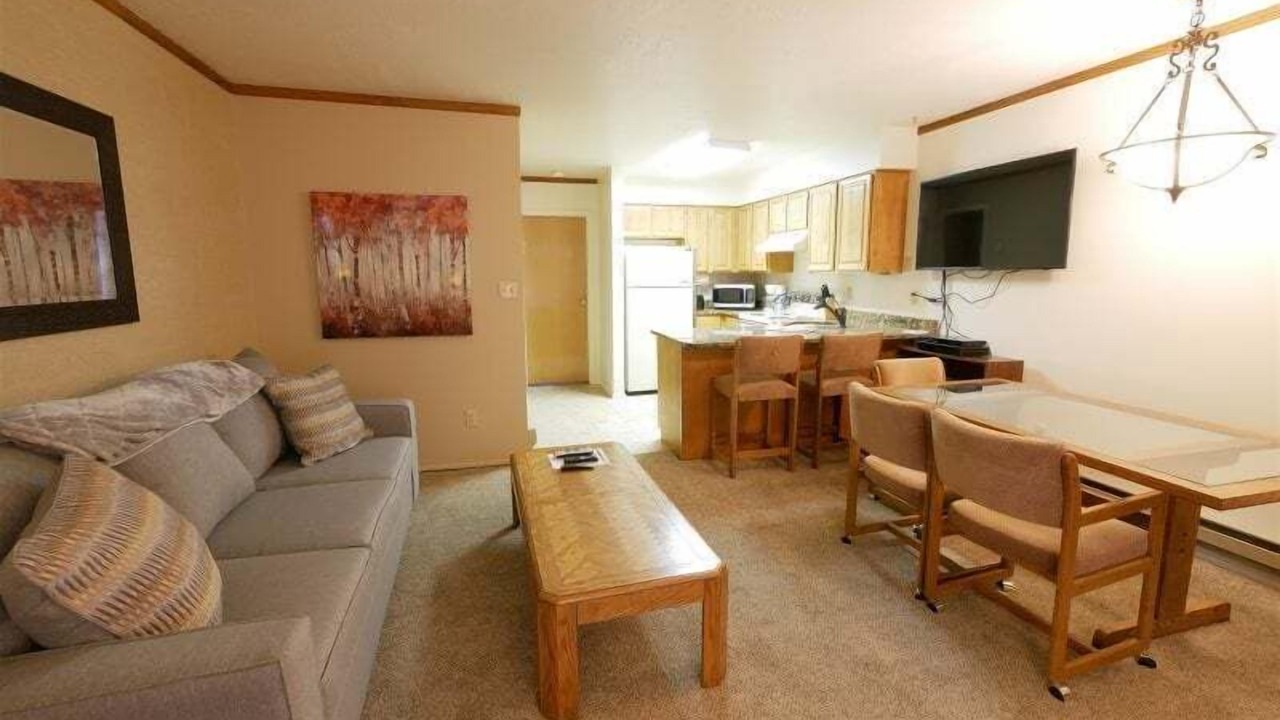 Photo of Livingroom in Eden