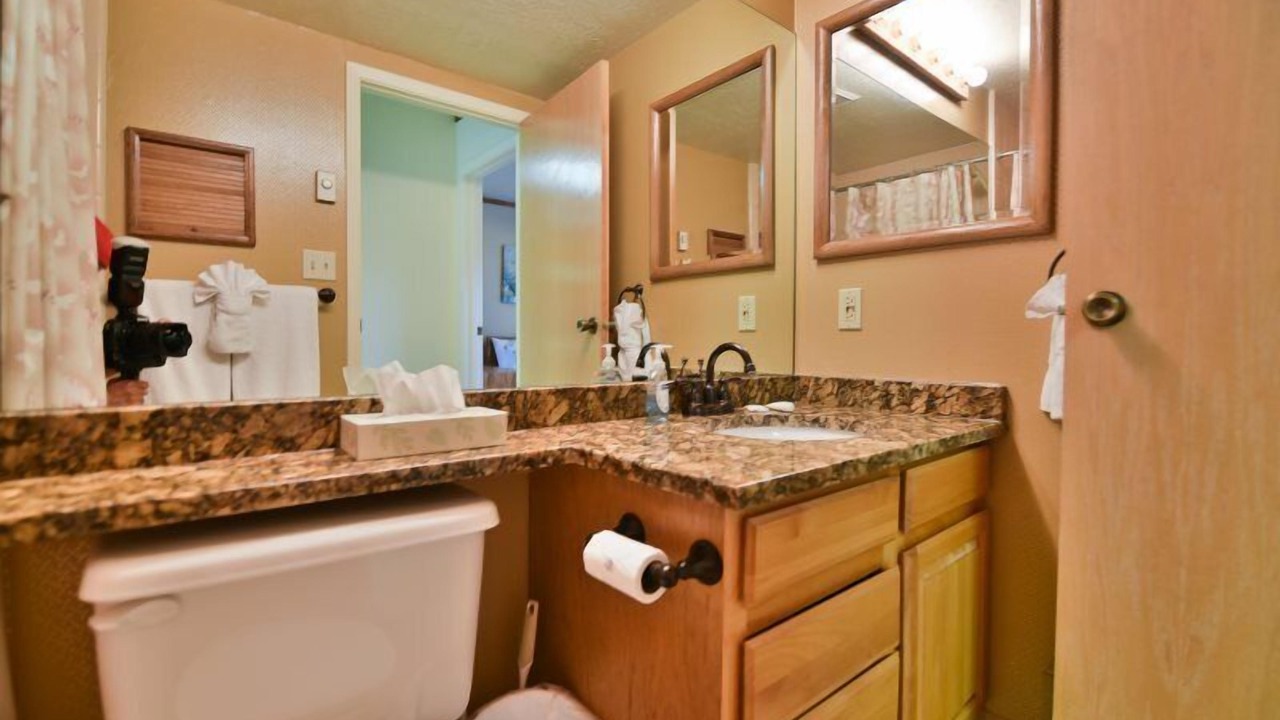 Photo of Bathroom in Eden