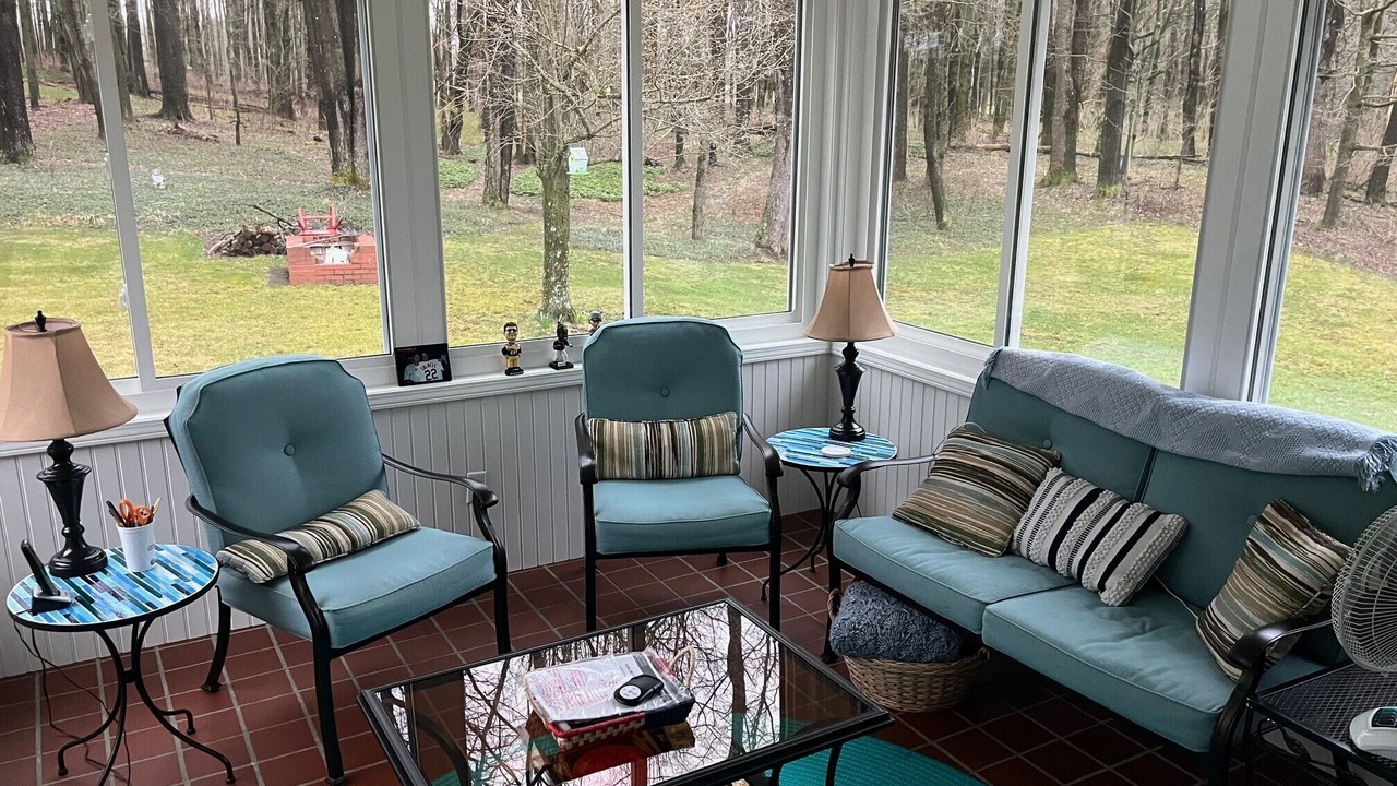 Photo of Livingroom in Corry