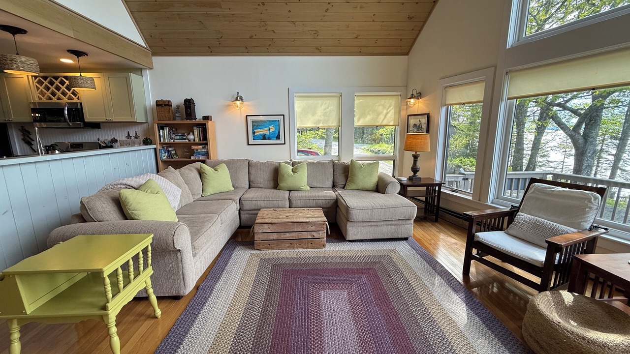 Photo of Livingroom in Salsbury Cove