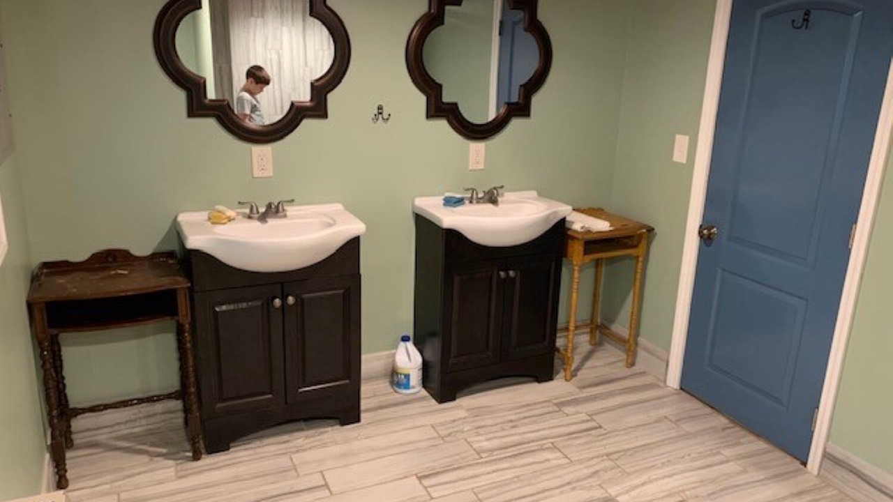 Photo of Bathroom in Dale