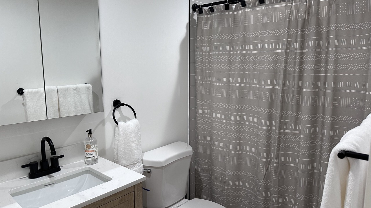 Photo of Bathroom in Sunset