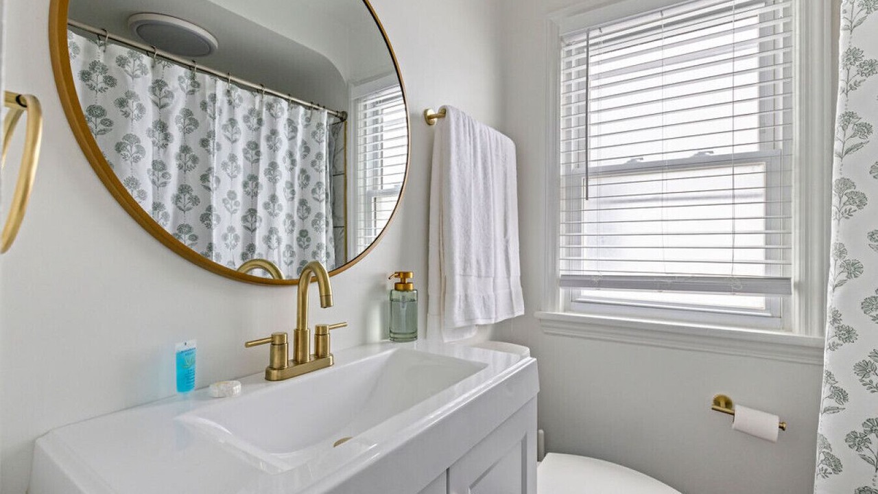 Photo of Bathroom in Euclid