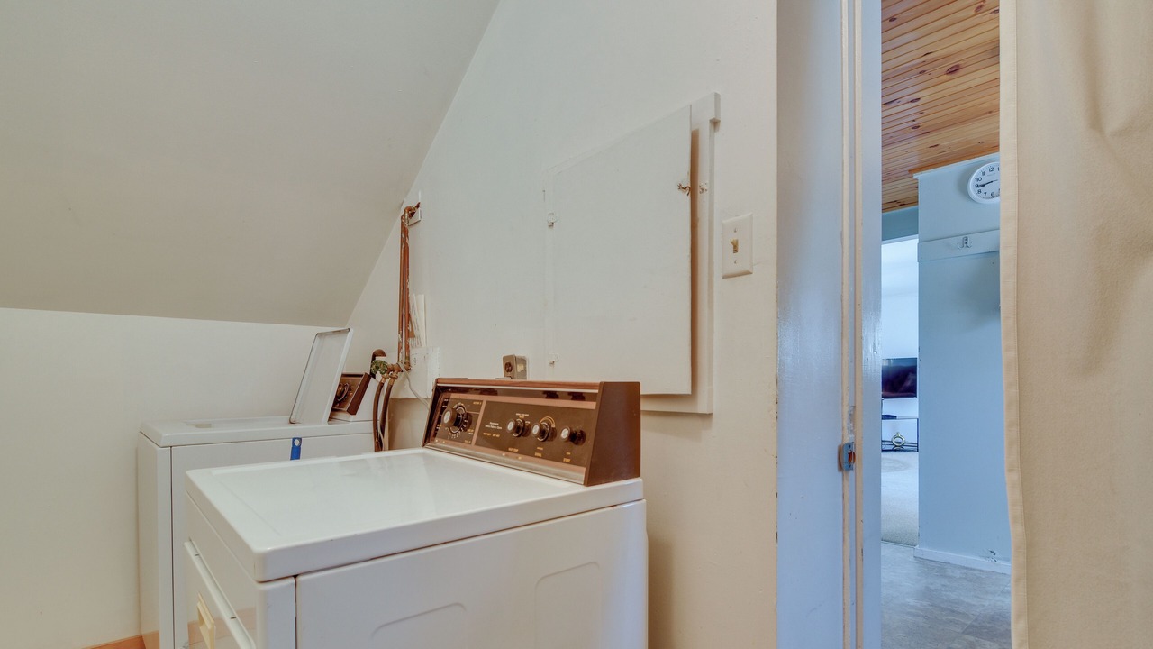 Photo of Bedroom in Oakland