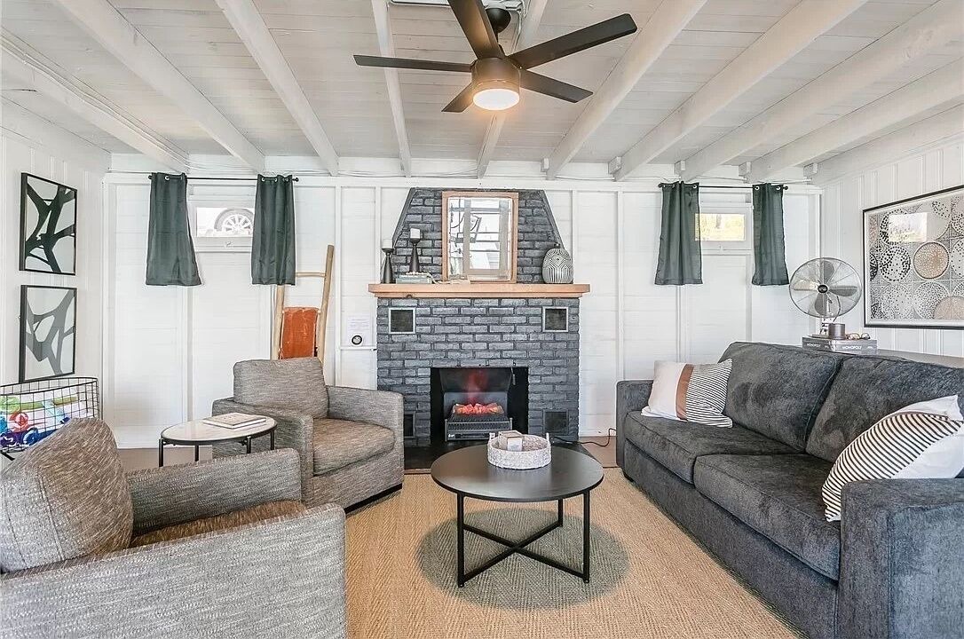 Photo of Livingroom in Rushville