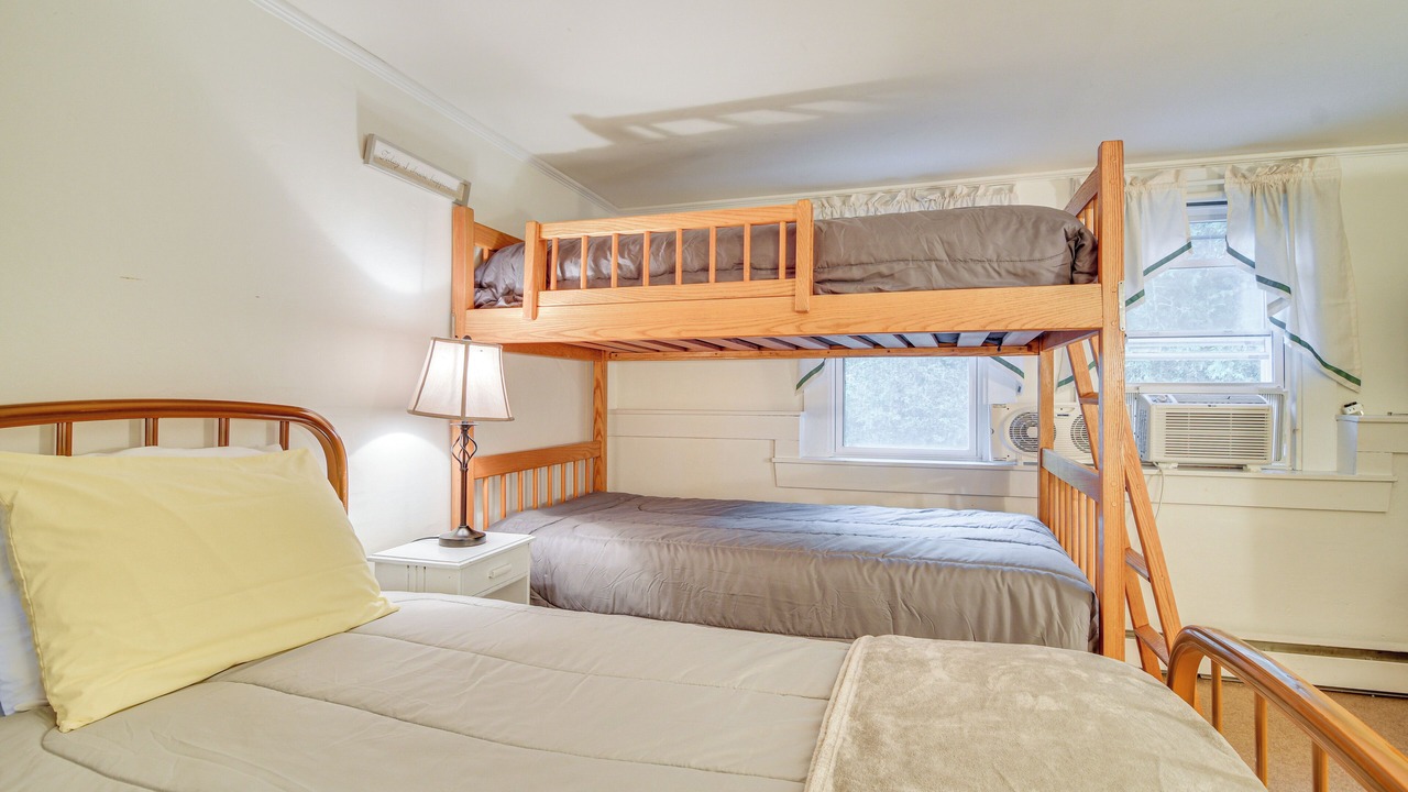 Photo of Bedroom in Oakland