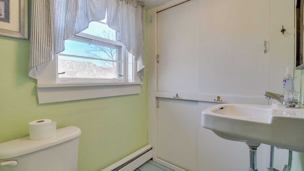 Photo of Bathroom in Oakland