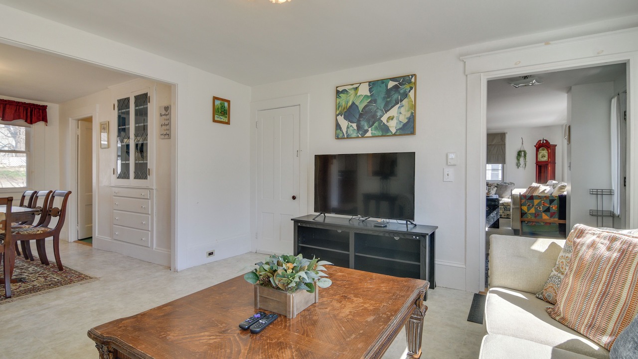 Photo of Livingroom in Oakland