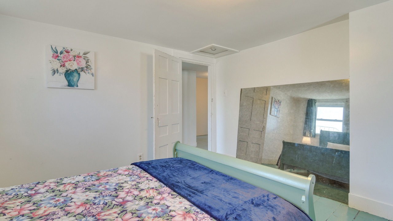 Photo of Bedroom in Oakland