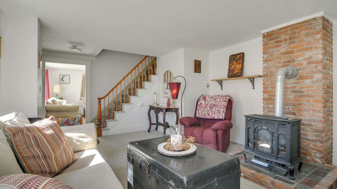 Photo of Livingroom in Oakland