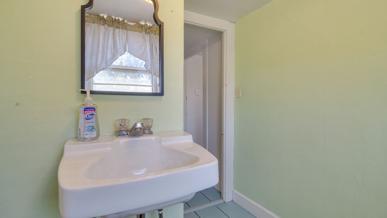 Photo of Bathroom in Oakland