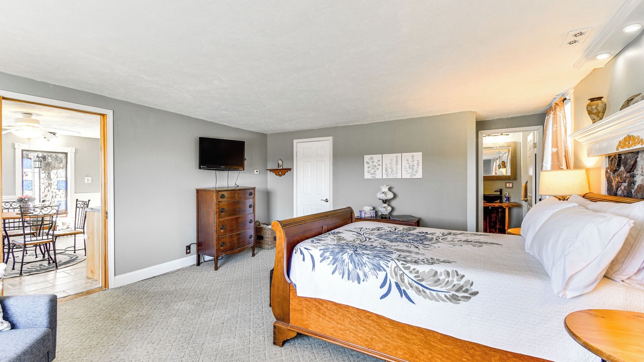 Photo of Bedroom in Conesus