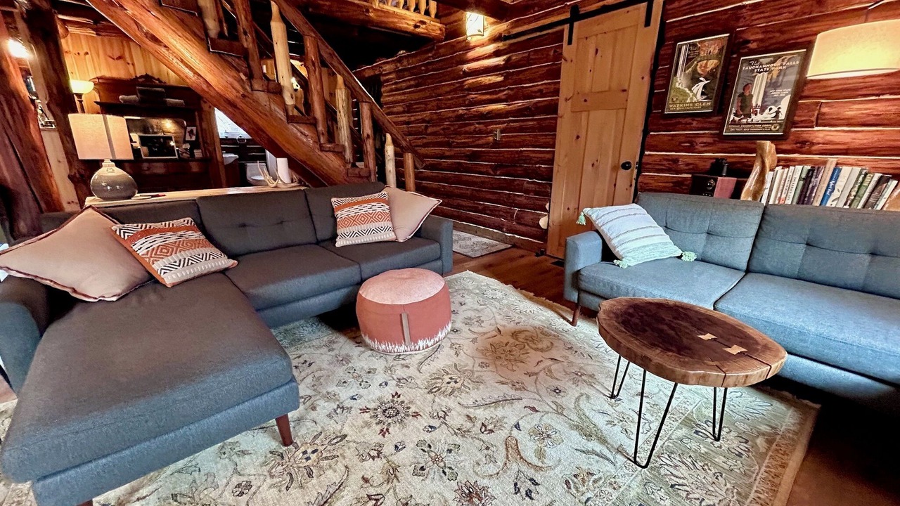 Photo of Livingroom in Newfield