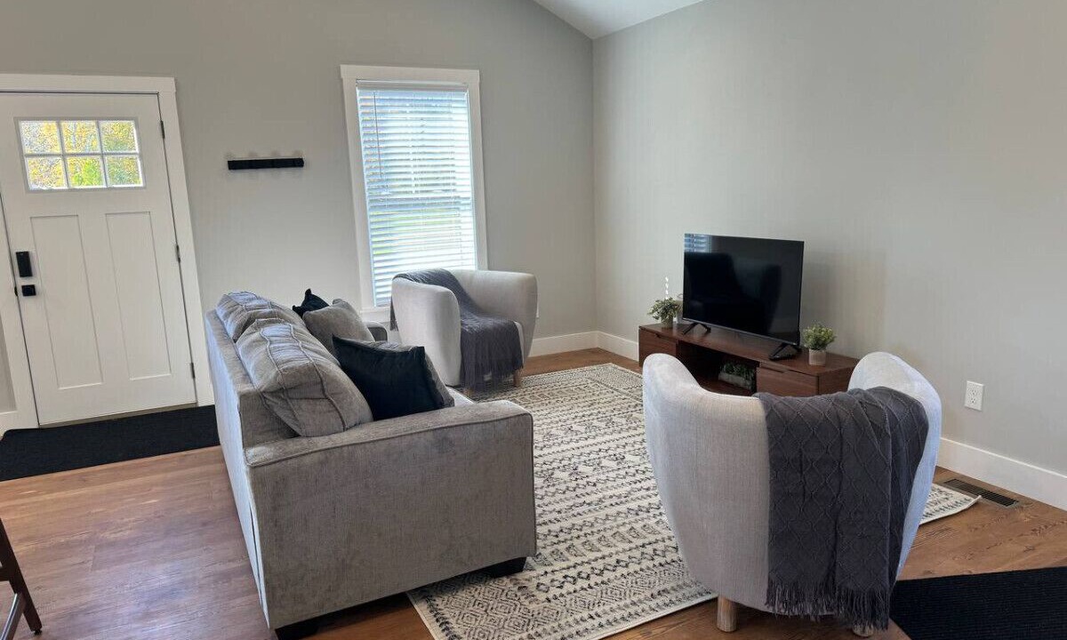 Photo of Livingroom in Wakefield-Peacedale