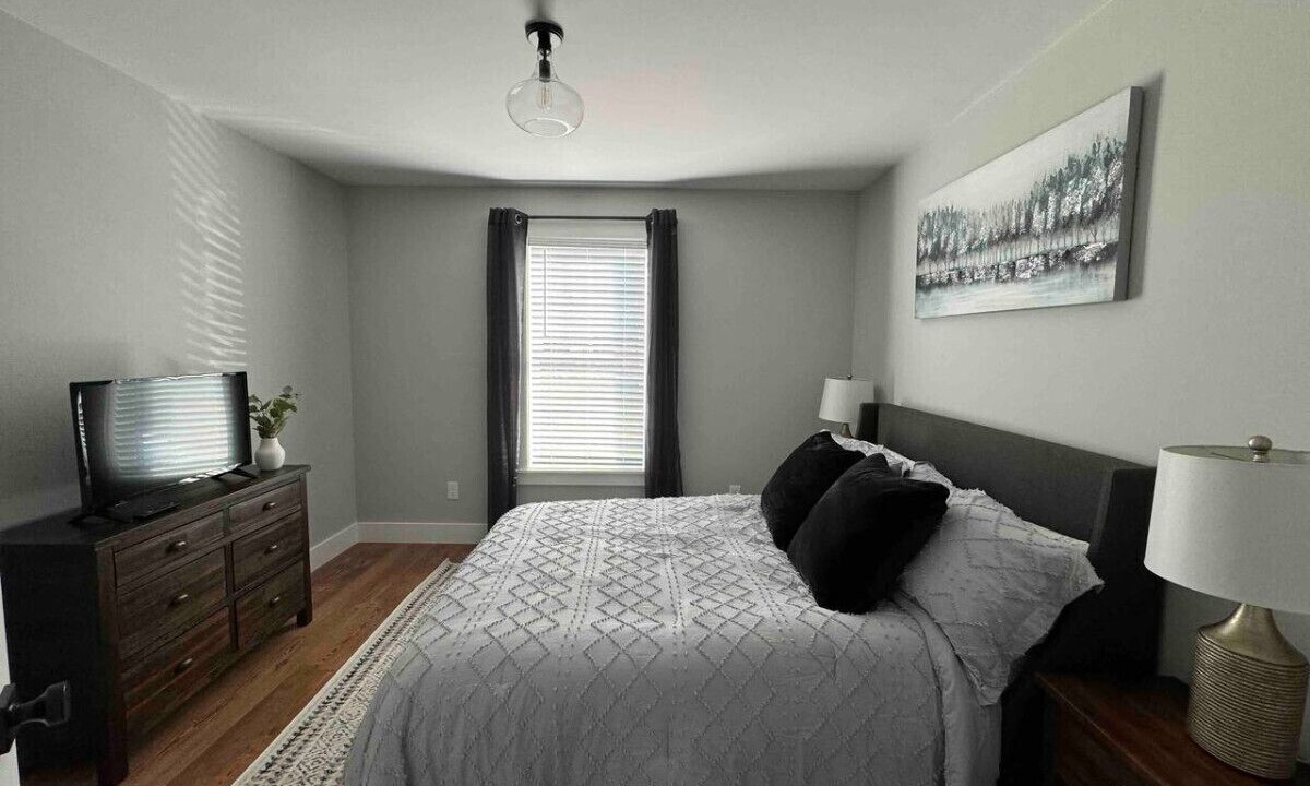 Photo of Bedroom in Wakefield-Peacedale