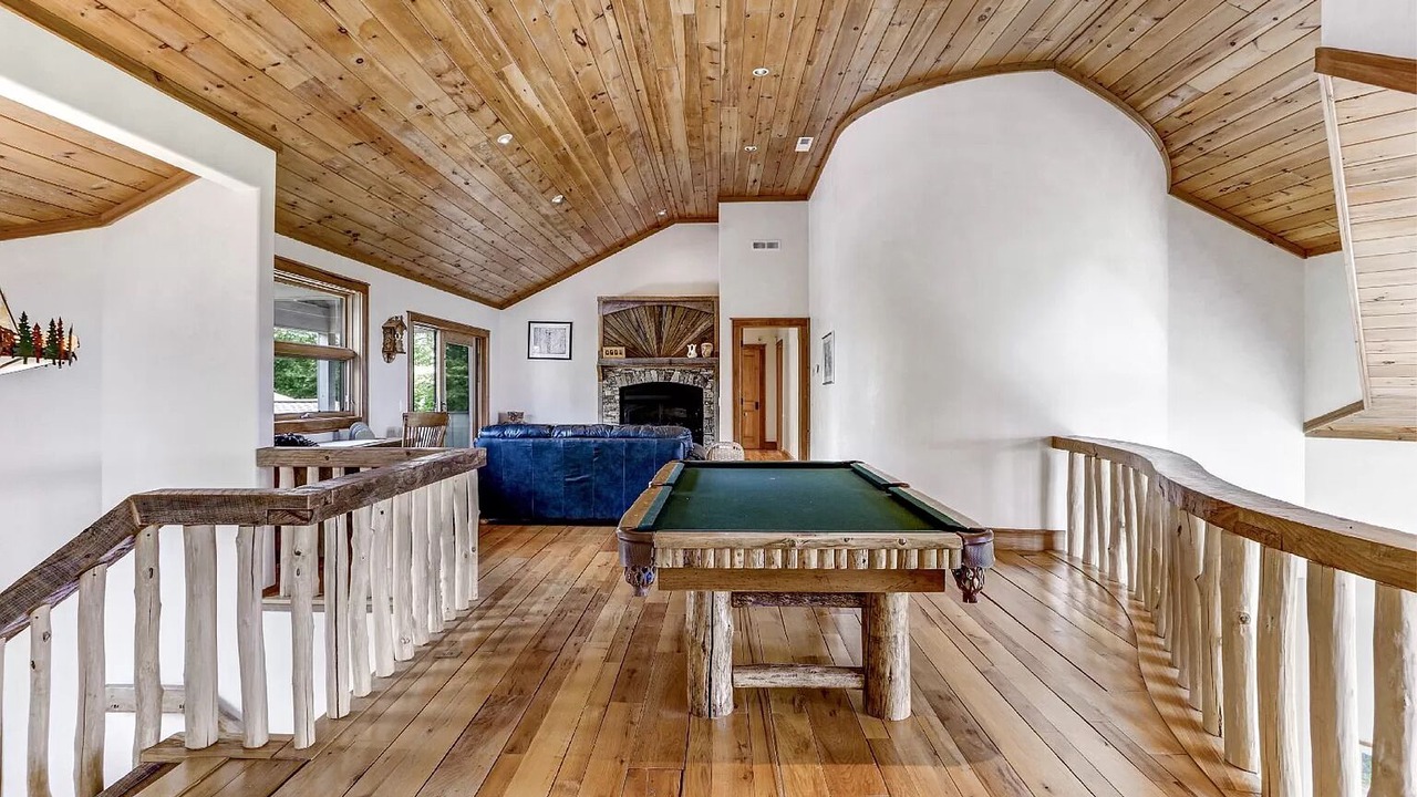Photo of Bedroom in Hayesville