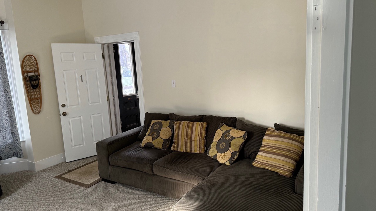 Photo of Livingroom in Auburn