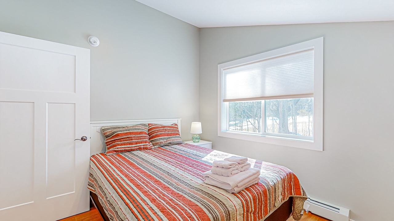 Photo of Bedroom in Waldoboro