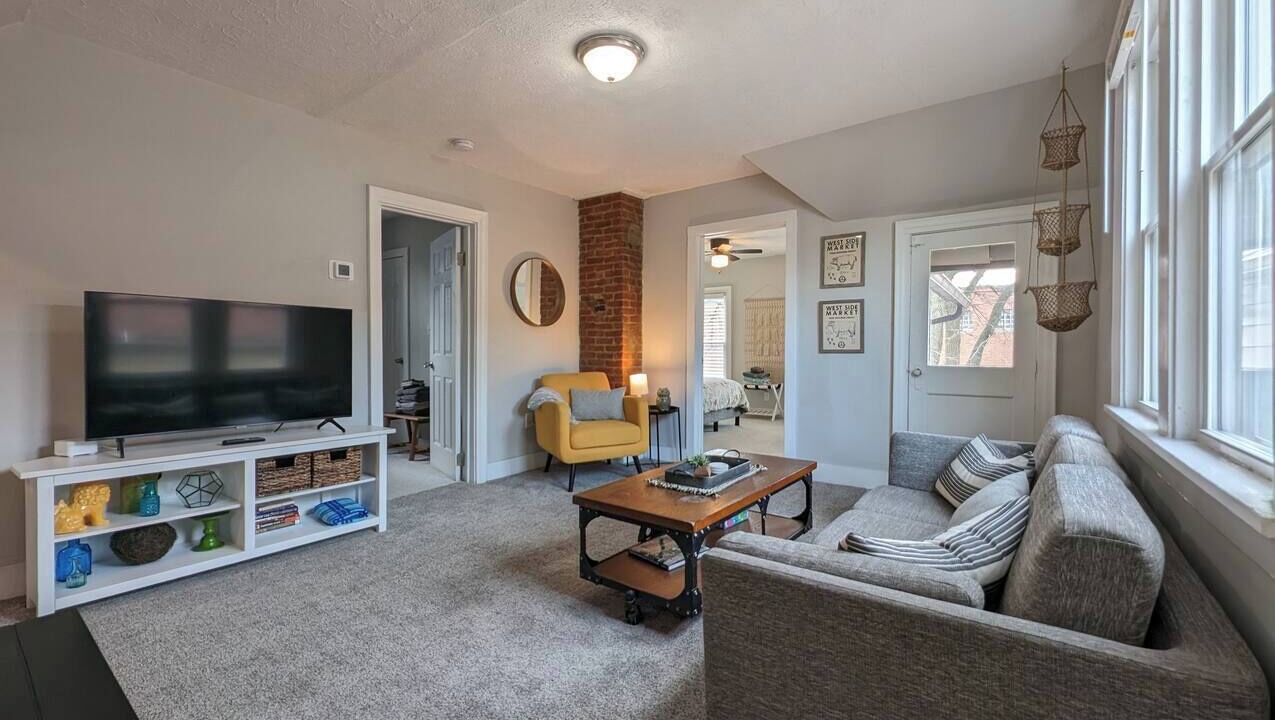Photo of Livingroom in Ohio City